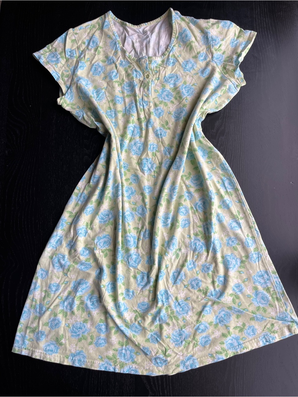 Sweet Vintage-Style Floral Henley Dress